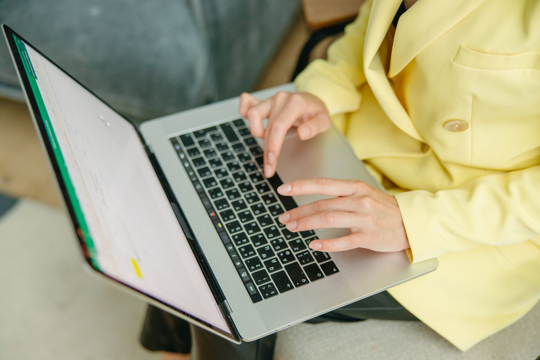 Complete Guide to Buying a Laptop Computer 2026 Tips